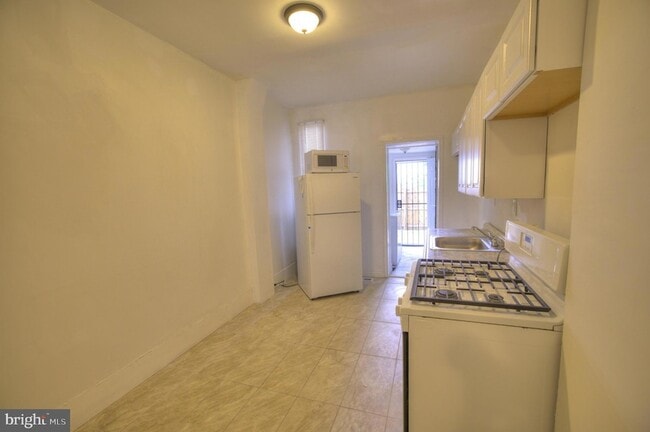 Building Photo - 2540 Greenmount Ave