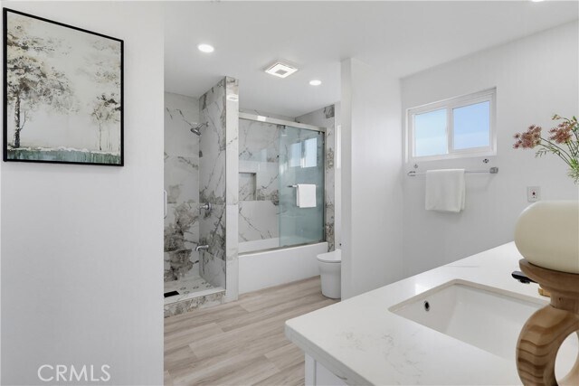 Building Photo - 125 Campanita Ct