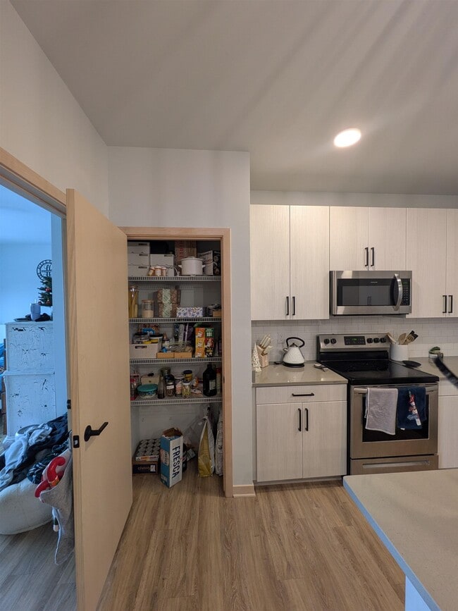 Building Photo - 6408 Bridge Rd