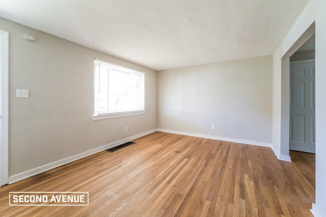 Building Photo - 512 Veronica Dr