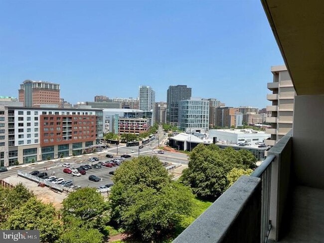 Building Photo - 4141 Henderson Rd