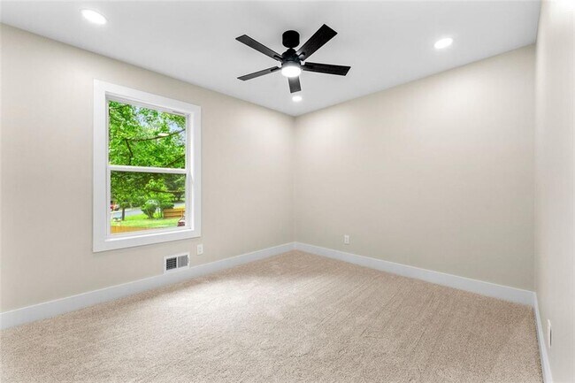 Building Photo - 4043 Chedworth Way