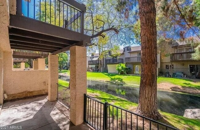 Building Photo - MOVE IN SPECIALS!! Stunning 3 bedroom, 2.5 bathroom Townhome in Mesa, AZ.