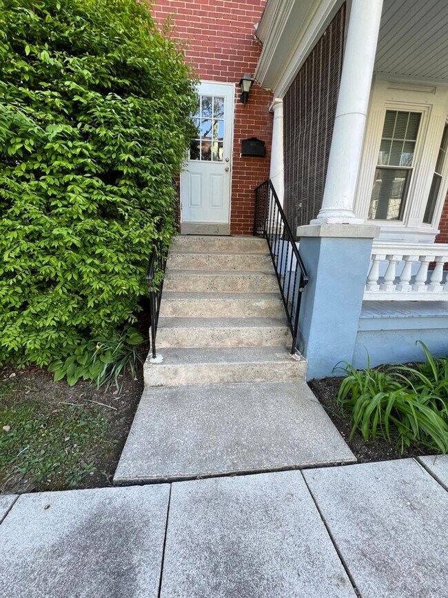 Building Photo - 4216 W Penn Ave