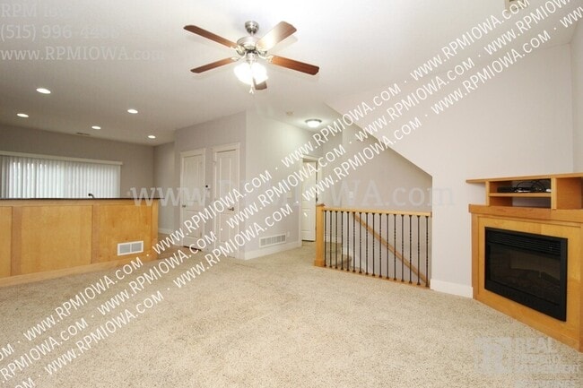 Building Photo - 3600 SE Glenstone Dr