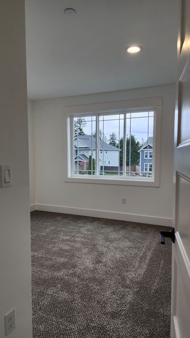 Building Photo - Beautiful Home in Bonney Lake!