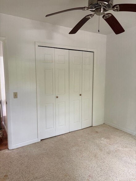Building Photo - 117 N Bay Harbor Dr