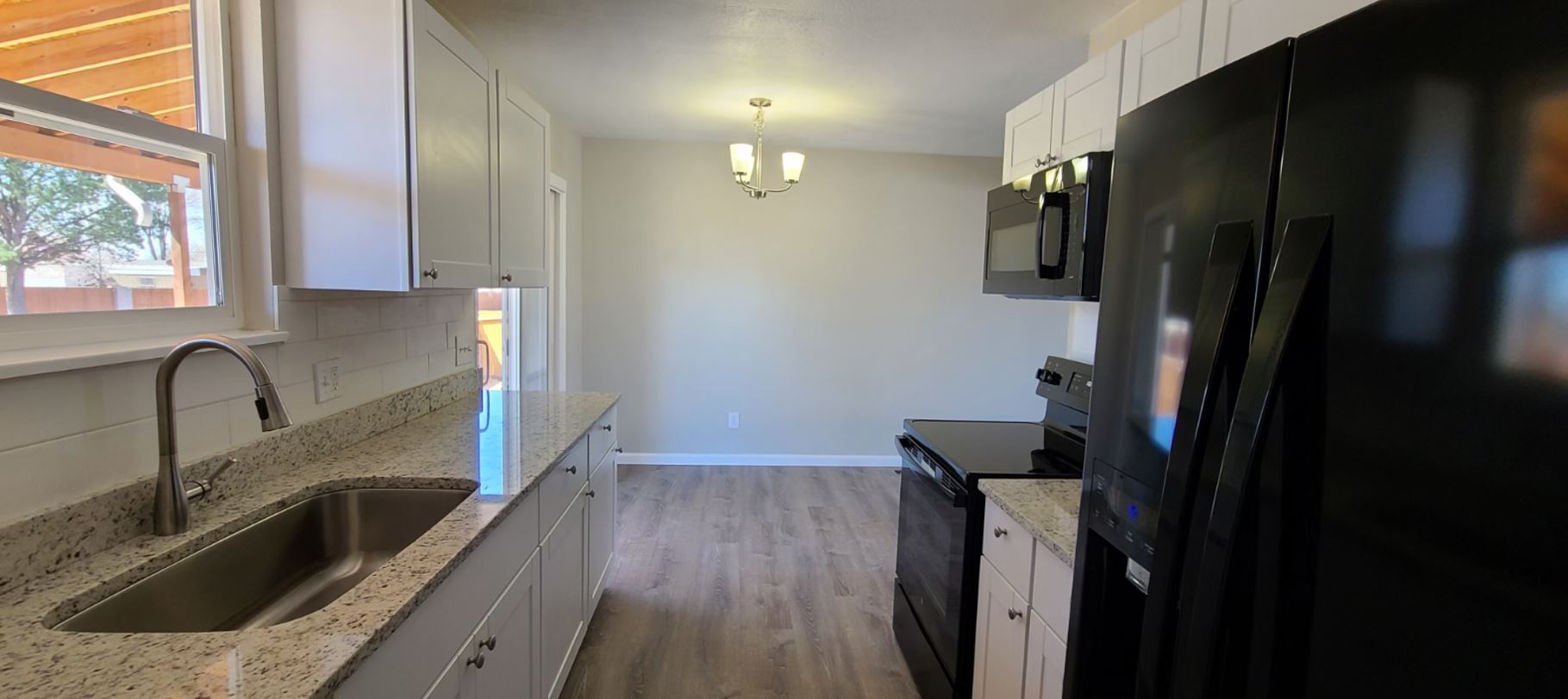 kitchen / dining room - 2285 Anthony Ct