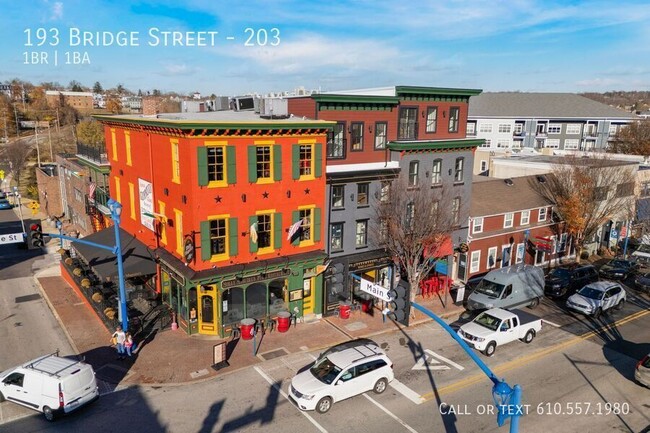 Building Photo - 193 Bridge St
