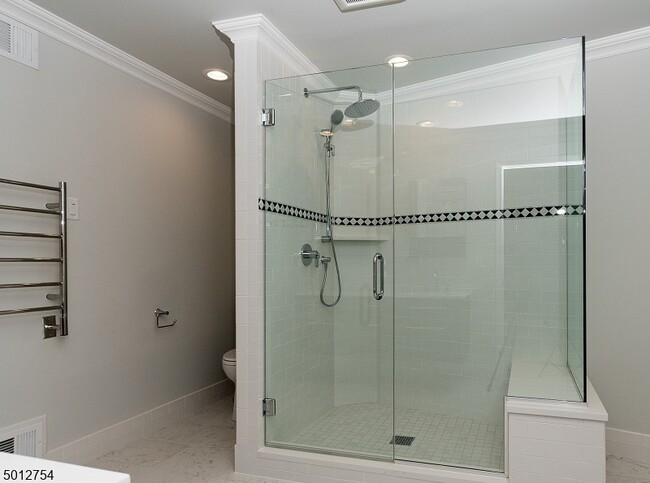 Building Photo - 255 Riveredge Dr