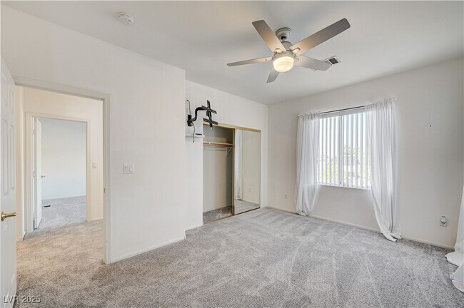 Building Photo - 57 Voltaire Ave