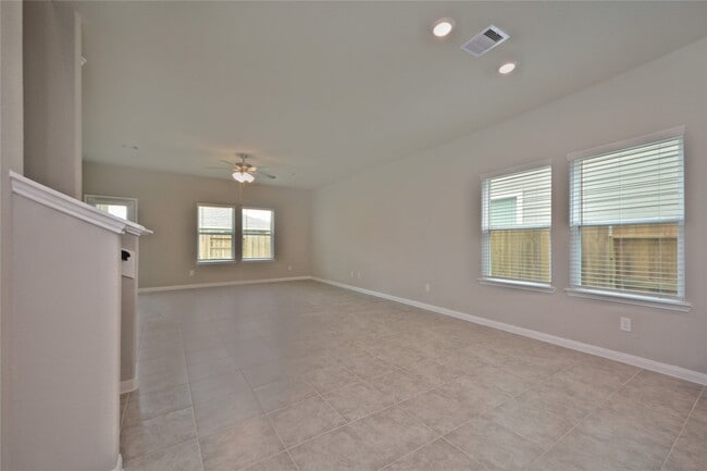 Building Photo - 1015 Modesto Dr