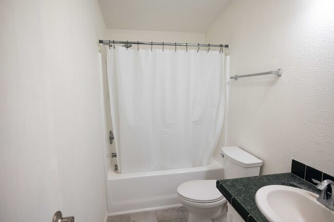 Building Photo - 2255 Fuller Ln