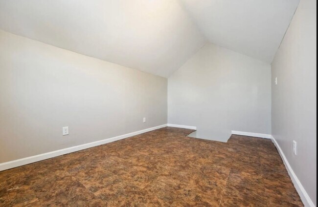 Building Photo - Fully Renovated Two-Bedroom Townhome In Du...