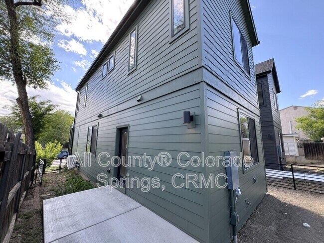Building Photo - 2512 W Bijou St