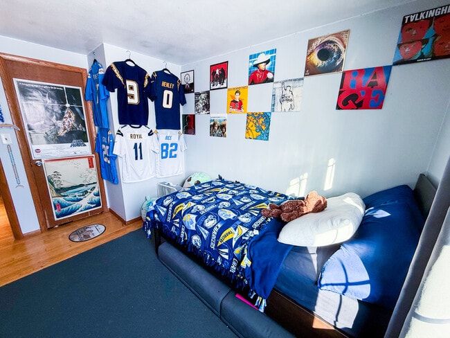 Building Photo - 4932 Sutton Ln