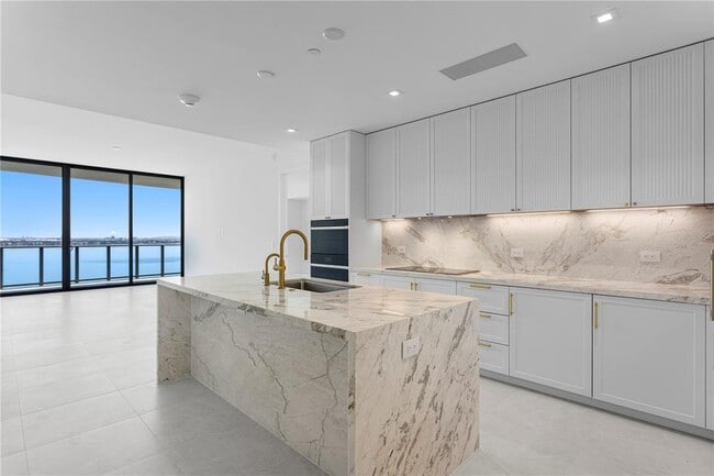 Building Photo - 3015 S Ysabella Ave