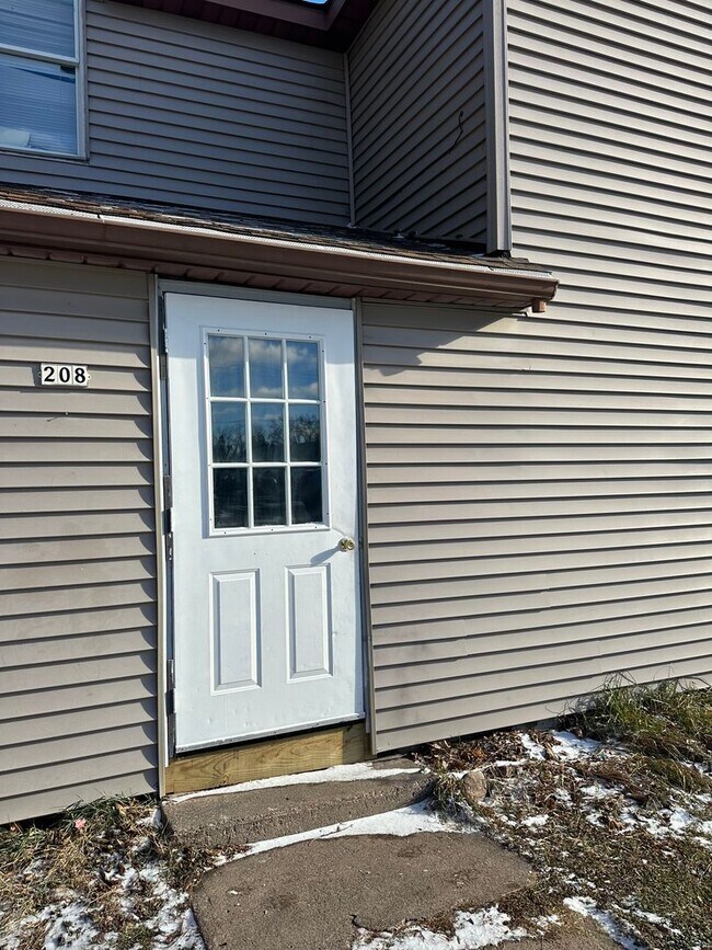 Building Photo - 208 S Andrews Ave