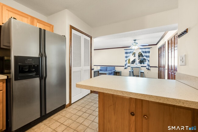 Building Photo - 1301 Twin Circle Dr