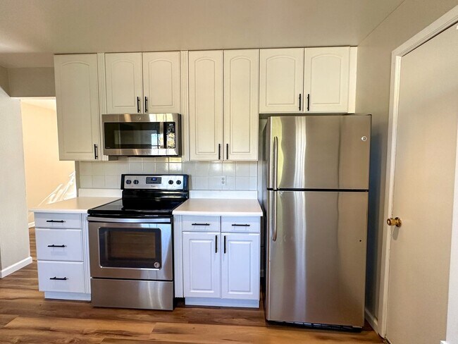 Building Photo - Updated Single-Family Home in Littleton