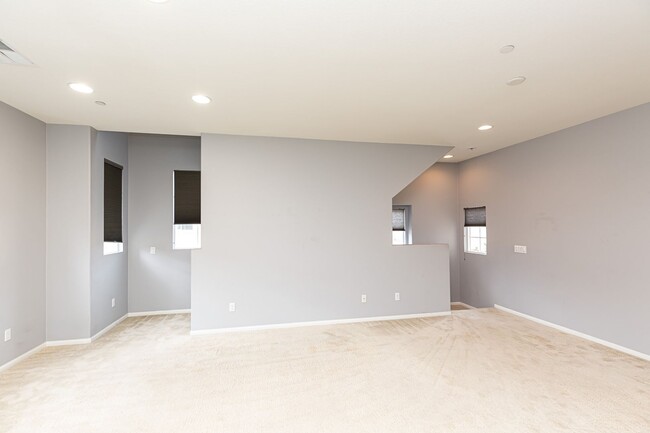 Building Photo - *** SPECTACULAR 3/2.5 TOWNHOUSE IN OTAY RA...