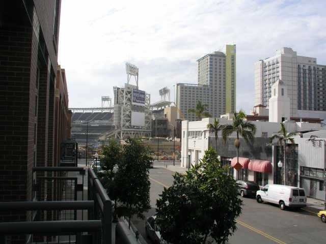 Building Photo - PARKLOFT!! Walk to Petco Park & all that E...