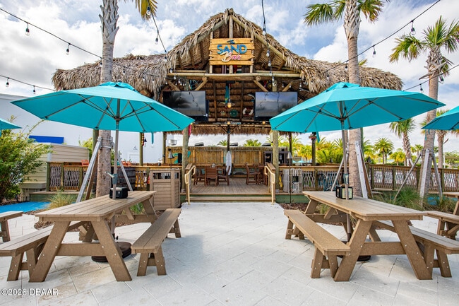 Building Photo - 233 Island Breeze Ave