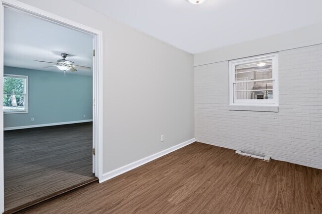 Building Photo - 1380 Ivywood Dr