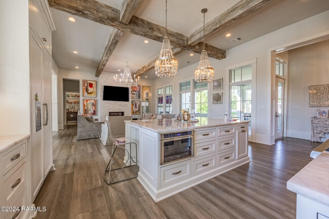 Building Photo - 300 Brightwood Dr