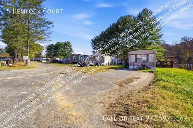 Building Photo - 5 Hemlock Ct