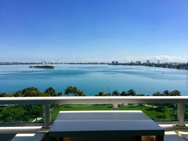 Building Photo - 1800 N Bayshore Dr