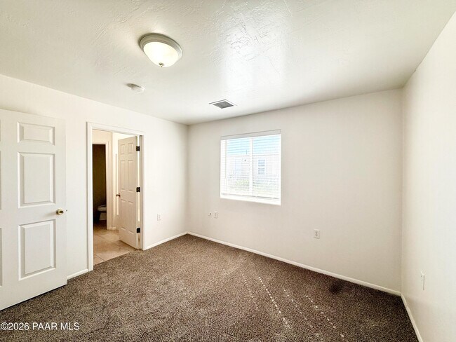Building Photo - 430 W Lake Louise Rd