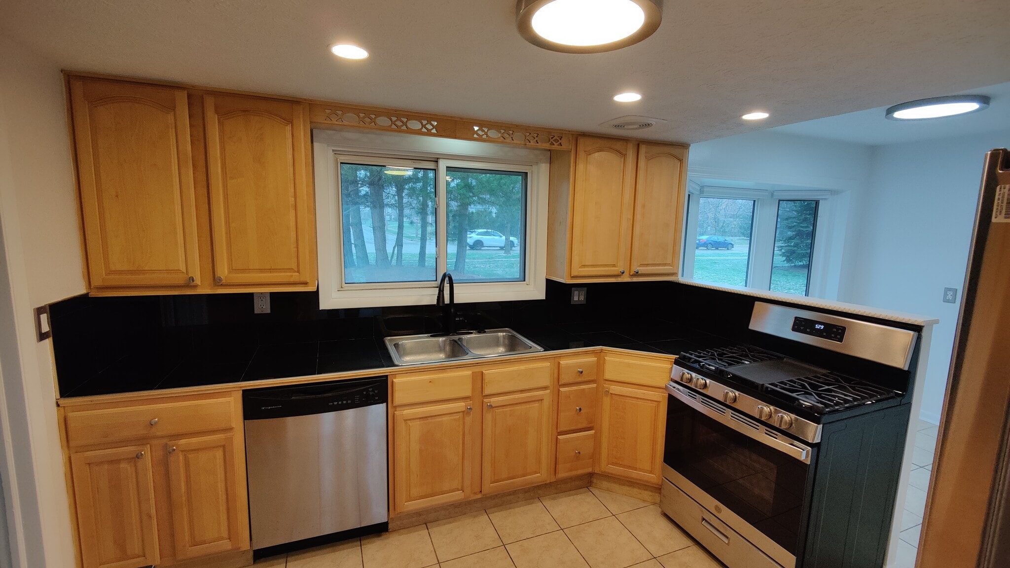 Building Photo - 2527 Richmond Rd