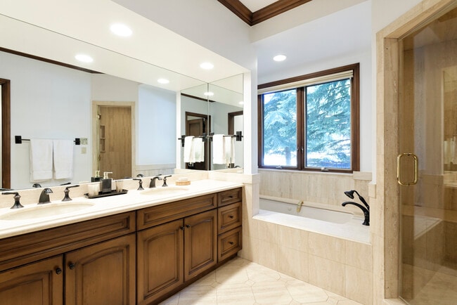 Building Photo - 207 N 2nd St