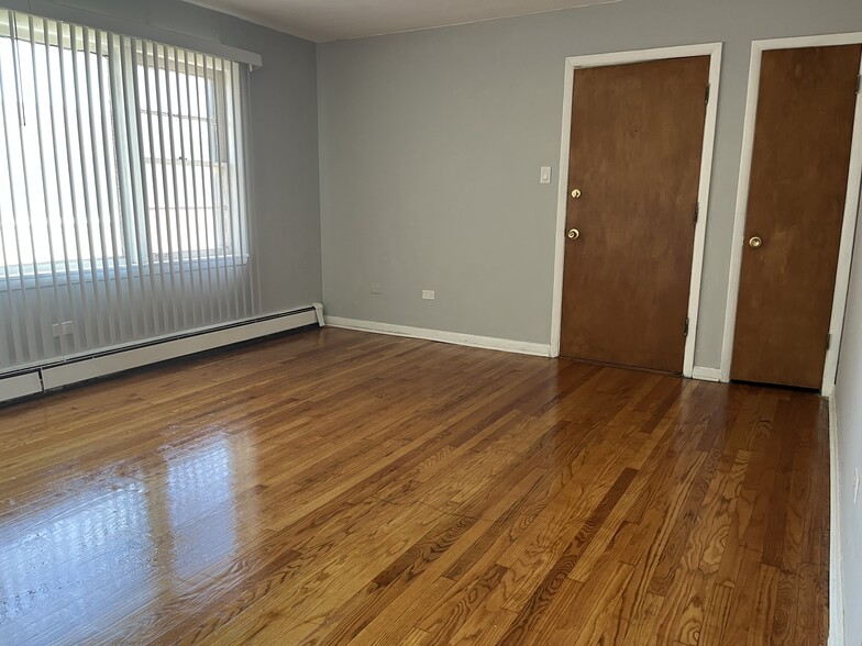 Building Photo - 3601 W 79th St