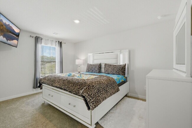 Building Photo - Gorgeous like new home in Montgomery Oaks!