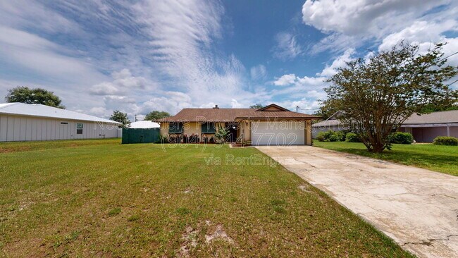 Building Photo - 111 Lobelia Rd