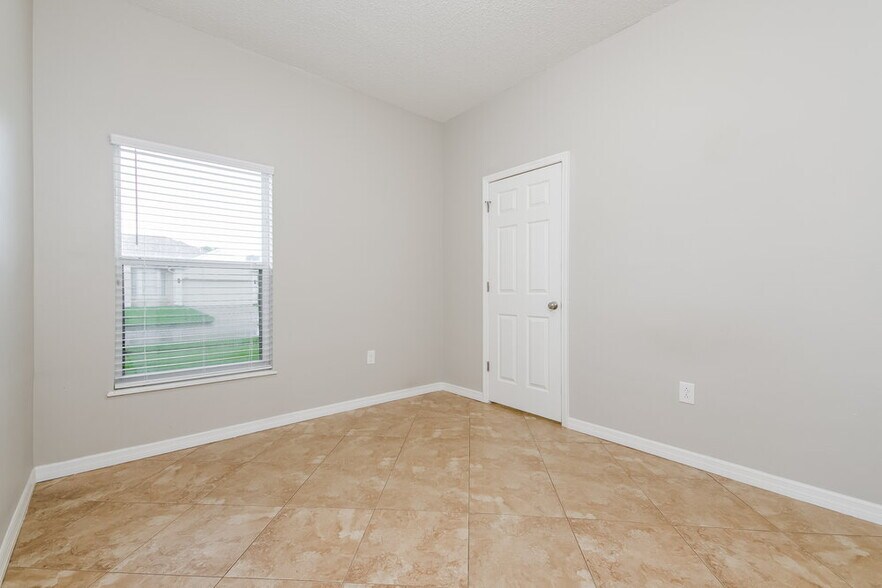Building Photo - 2501 Tiger Maple Ct