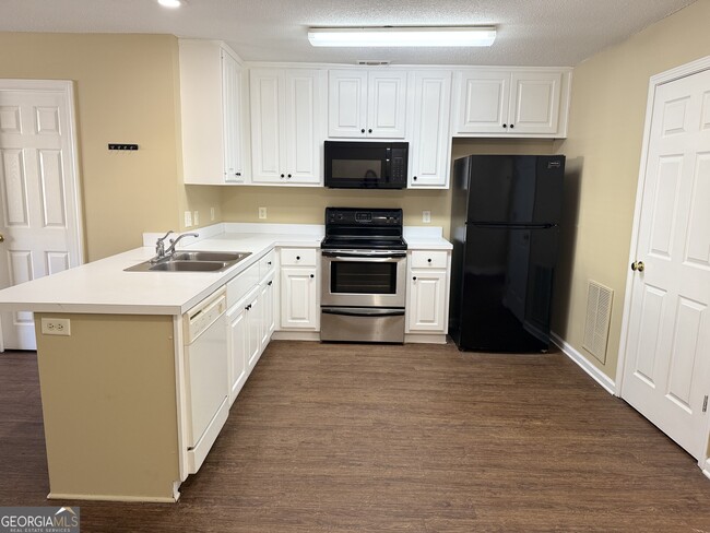 Building Photo - 1171 Riverside Terrace