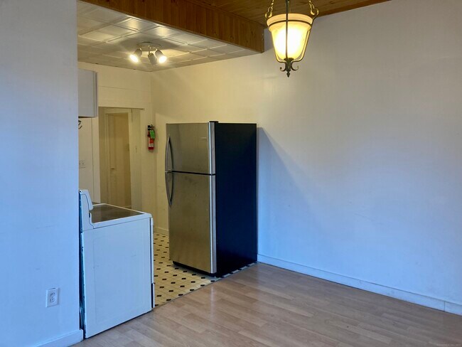 Building Photo - 150 North St