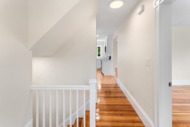 Building Photo - 29 Sylvan St