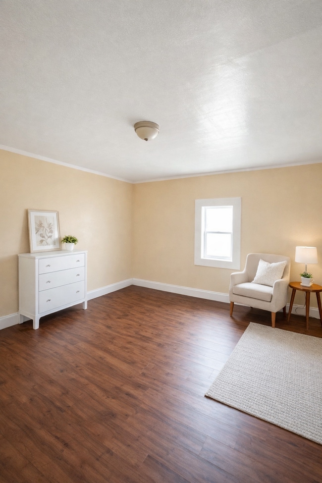 Building Photo - 831 W 27th St