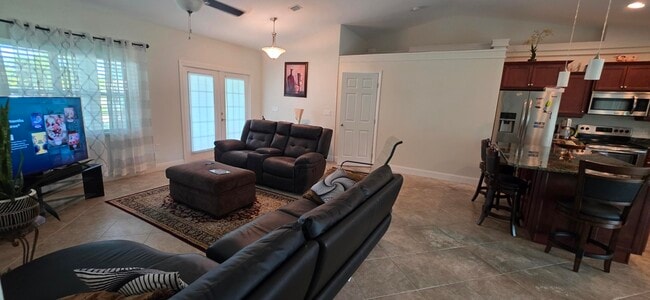 Building Photo - 5838 NW Gillespie Ave