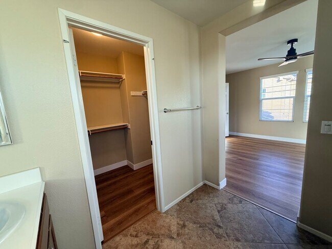 Building Photo - 1824 Wolf Canyon Loop