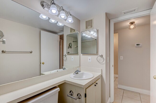 Building Photo - 601 Sabal Ridge Cir