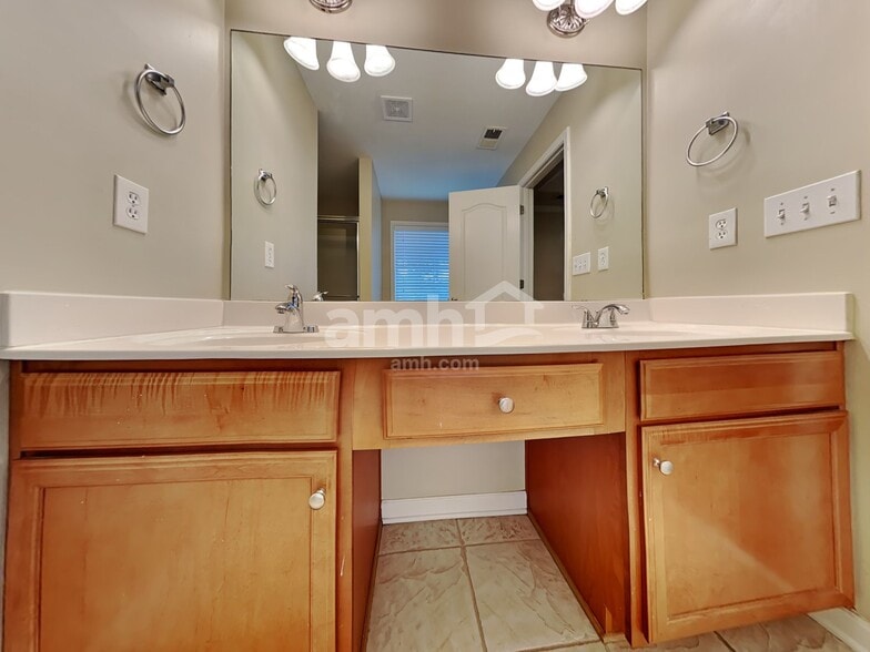 Building Photo - 183 Diamond Ridge Ave