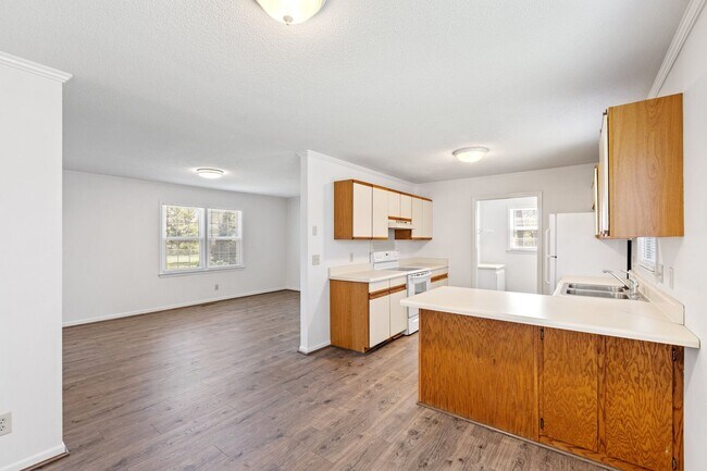 Building Photo - 203 Lancaster Ave