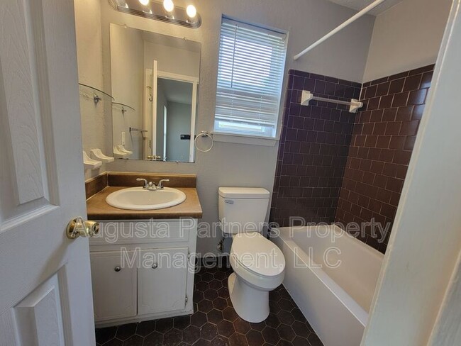 Building Photo - 4536 Hillside Dr