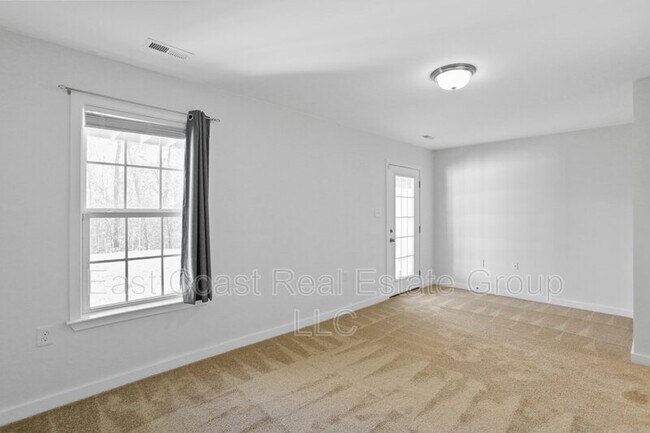 Building Photo - 43 Savage Ct