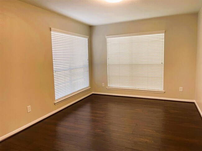 Building Photo - 2518 Hidden Park Ln